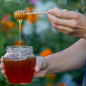 Jedna łyżeczka miodu dziennie. Efekty cię zaskoczą