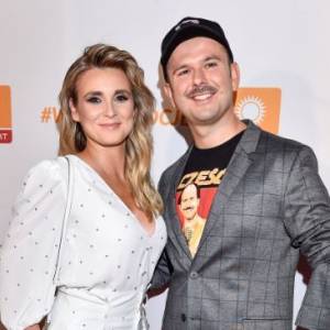 Kajra w obcisłej sukience pobudziła wyobraźnię Sławomira. "Zobaczysz tygrysico, co ci zrobię" - napisał artysta