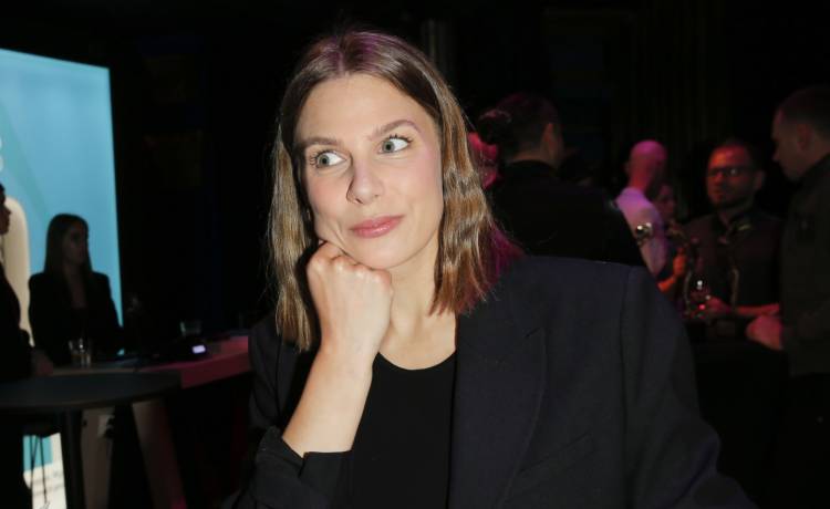 Wierzbicka w samym ręczniku! Prywatne nagrania trafiły do sieci [WIDEO]                