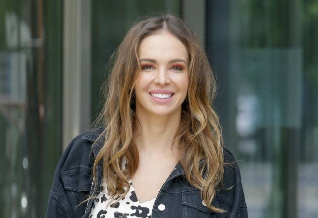 Anna Wendzikowska śmiało odsłania pośladki. Wycięte bikini rzuciło fanów na kolana! [FOTO]