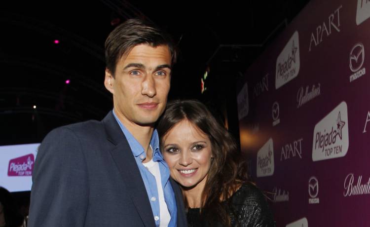 Jarosław Bieniuk odwiedził grób Anny Przybylskiej. Niewiarygodny widok [FOTO]