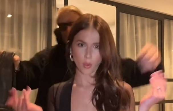 Roxie szalała przed kamerą w odważnym stroju. Kevin postanowił "interweniować". Wszystko zostało nagrane [WIDEO]