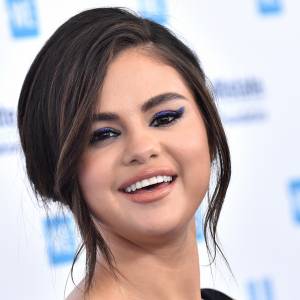 Selena Gomez śmiało odsłania swoje wdzięki. Artystka pokazała się bez retuszu! [FOTO]