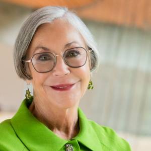 Jest najbogatszą kobietą świata. W przeszłości wielokrotnie otarła się o śmierć