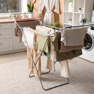 Tego nie rób przy suszeniu prania. Szkody będą dotkliwe 