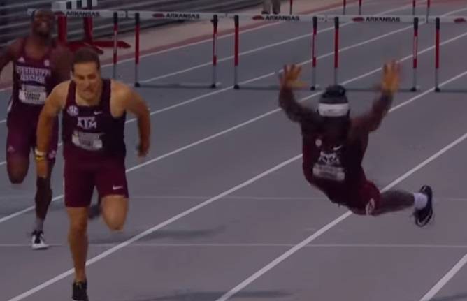 Biegacz zakończył wyścig niczym Superman! Ostatni odcinek przeleciał! [WIDEO]