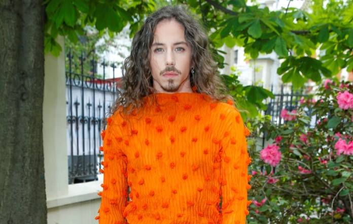 Michał Szpak na zdjęciu z tatą. Widzicie podobieństwo?