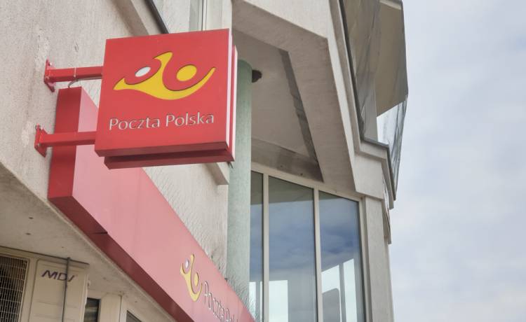 Nowa fala cyberataków! Fałszywe e-maile podszywają się pod Pocztę Polską, fot. Shutterstock