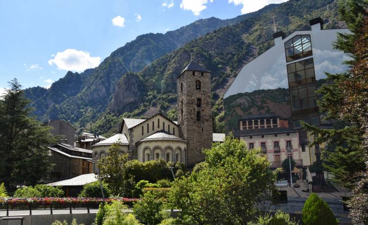 Stolica, która podbija Europę – poznaj fenomen Andorry la Vella, fot. Shutterstock