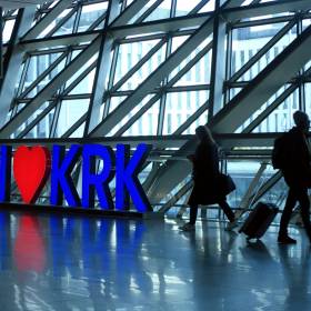 Nocne testy na lotnisku w Krakowie – możesz być pierwszym pasażerem nowego terminala!