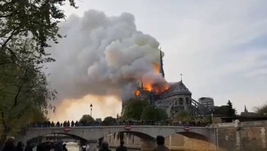 Paryż: Pożar katedry Notre Dame
