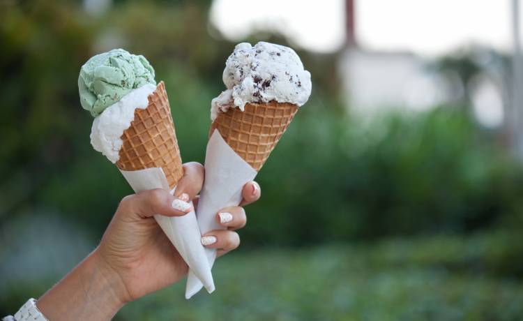 Letnia promocja w Biedronce. Biedronka rozdaje lody za darmo