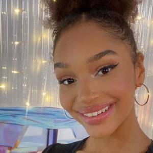 Nicole z "Top Model" zmysłowo w wannie. Czarno-biały kadr robi furorę [FOTO]