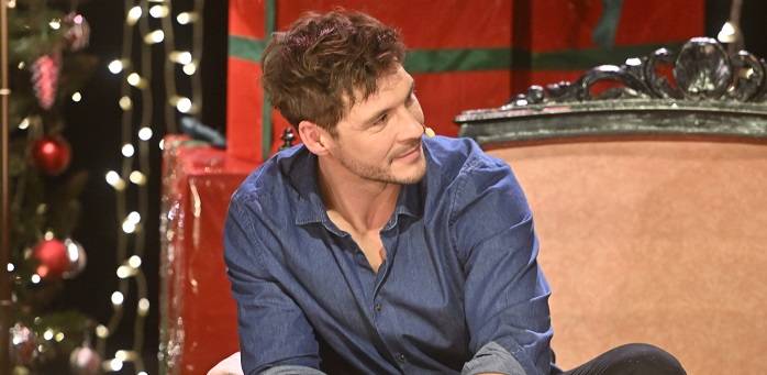 Mikołaj Roznerski i jego serialowa partnerka chwycili za mikrofony. "Najlepsza para" - komentują internauci 