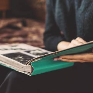 25 lat rodziny na 25 zdjęciach. Ostatnie ujęcia komentują internauci: "Jakie to smutne" [FOTO]                               