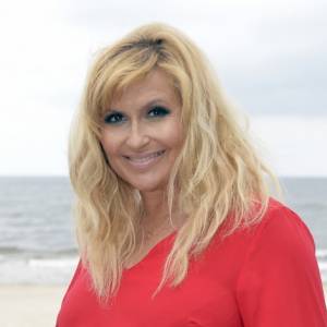 Katarzyna Skrzynecka odmieniona nie do poznania! Spektakularna metamorfoza aktorki