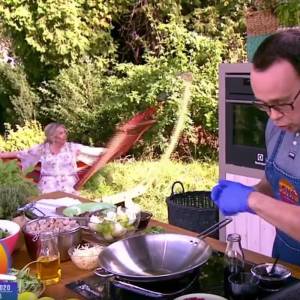 Marzena Rogalska złamała hamak w "Pytaniu na śniadanie". Wpadka na wizji rozbawiła dziennikarkę