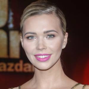 Sandra Kubicka kusi bez stanika. Ukochana Barona ponownie zmieniła fryzurę! [FOTO]