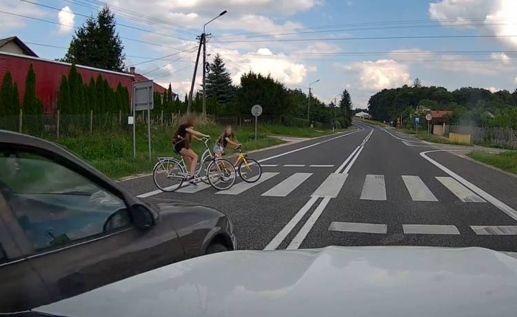 Pośpiech czy brawura? Co stało za zachowaniem 18-letniego kierowcy? [WIDEO]