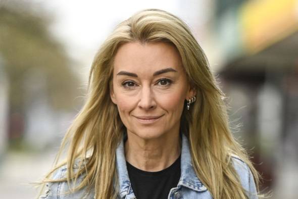 Gwiazdy na maturach. Celebrytki chwalą się archiwalnymi fotografiami [ZDJĘCIA]