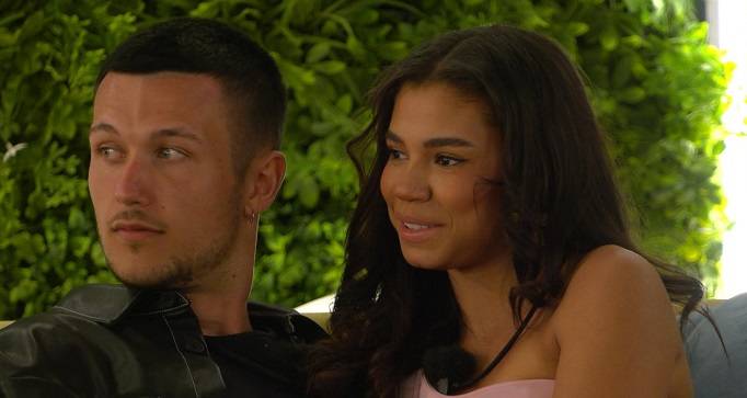 Nicole i Mateusz z "Love Island 9" okłamali wszystkich! Za załamanie regulaminu musieli pożegnać się z show