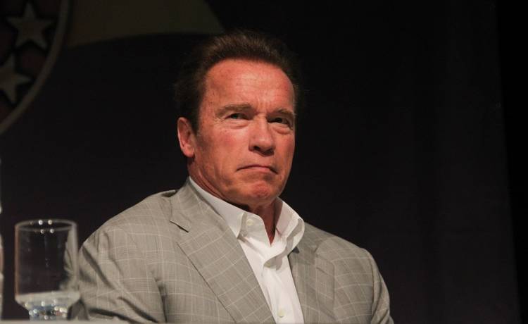 Arnold Schwarzenegger miał poważny wypadek. Jego samochód wylądował na dwóch innych... [FOTO]