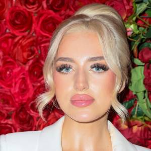 Caroline Derpienski zaniepokoiła internautów. "Idę na terapię i do lekarza" 