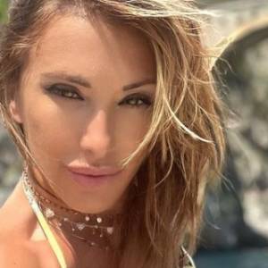 Sabrina Salerno bez stanika. 54-letnia gwiazda znana z hitu "Boys" kokietuje na najnowszych zdjęciach 