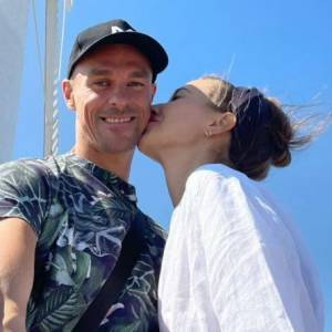 Piotr Żyła i Marcelina Ziętek nie są już razem? Nowe zdjęcia aktorki wiele wyjaśniają