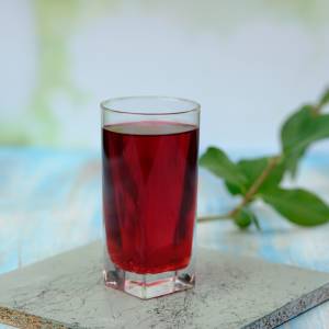 Chcesz szybciej zasnąć? Dietetyk poleca jeden napój, który może pomóc