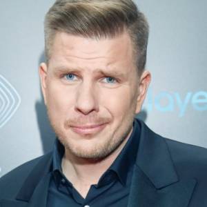 Filip Chajzer przeszedł szokującą metamorfozę. Prowadzący „Dzień dobry TVN” opublikował w sieci zaskakujące zdjęcie