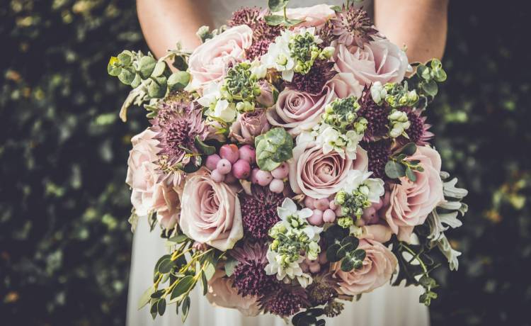 Niezwykły ślub w domu starców. Pensjonariuszka wyszła za samą siebie [WIDEO]