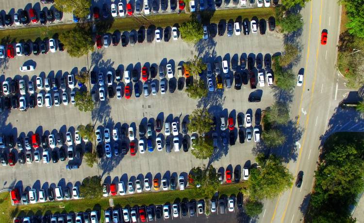 Z ulic znikają kolorowe samochody. Kto za to odpowiada?