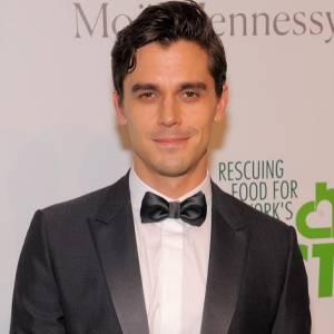 W teledysku Taylor Swift wystąpił polsko-kanadyjski aktor. Kim jest Antoni Porowski? 