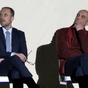 Janusz Chabior i Łukasz Simlat w nietypowej scenerii. Fani z humorem: "Wyklęci i zamknięci" [ZDJĘCIA]