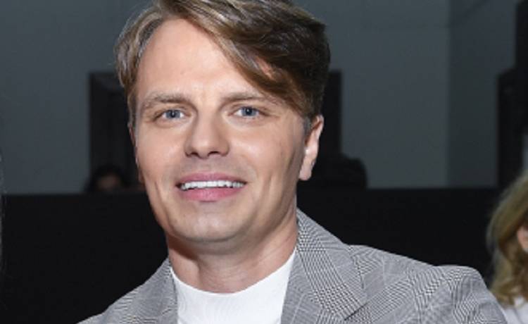 Marcin Hakiel udostępnił fotografię z tajemniczą blondynką. " Widać, że piękna kobieta, zmiana na lepsze"