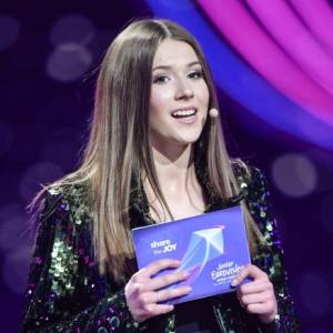 Roksana Węgiel ma teraz różowe włosy! Przeszła metamorfozę i zaszalała z fryzurą