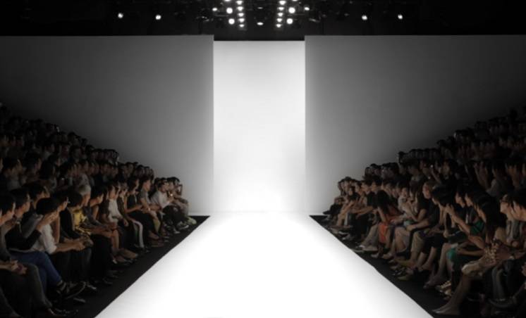 Nikt nie chciał jej przygarnąć. Teraz ma wspaniały dom i została znaną dziecięcą modelką [ZDJĘCIA]