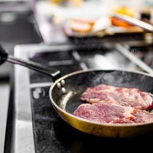 Zależy ci na zdrowiu? Ten olej o smażenia jest najmniej szkodliwy  