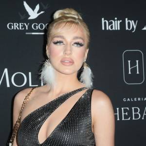 Caroline Derpienski bez doczepów. Wygląda zupełnie inaczej? [FOTO]