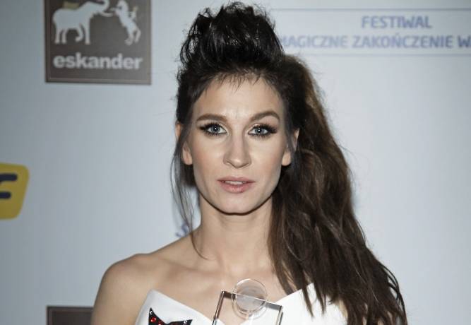 Sylwia Grzeszczak wygląda jak nastolatka! Piosenkarka przeszła odważną zmianę w wyglądzie