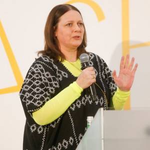 Katarzyna Nosowska śmieje się z retuszu swojego zdjęcia: "Odpuśćcie trochę i zaakceptujcie fakt, że nie wszyscy się starzeją"