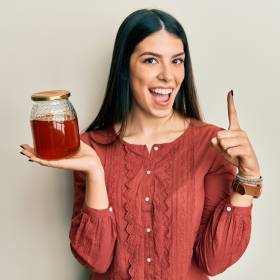 Kiedy najlepiej jeść miód? Specjaliści tłumaczą