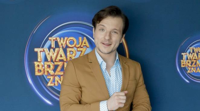 Kuba Gąsowski w opałach w "Twoja twarz brzmi znajomo". W czasie jego występu reagował prowadzący [WIDEO]