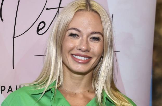 Kasia Dziurska kusi w wyciętym stroju kąpielowym. Skąpy biustonosz odsłania niemal wszystko! 