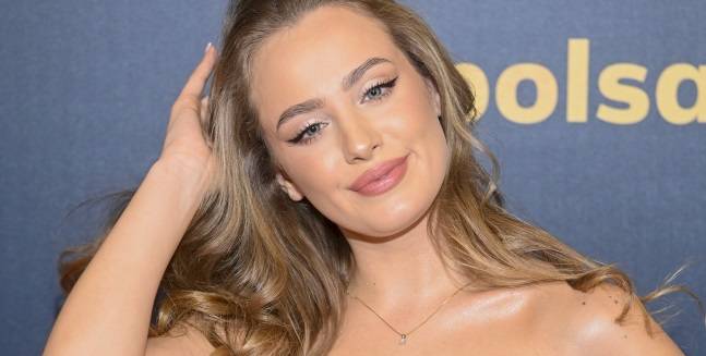 Wiktoria Gąsiewska odsłania opalone ciało, pozując w bikini. "Piękna i seksowna" [ZDJĘCIA]