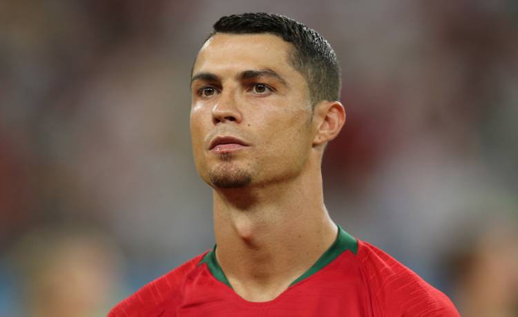 Cristiano Ronaldo na nowym kadrze z córeczką. Piłkarz dodał wzruszający opis [FOTO]