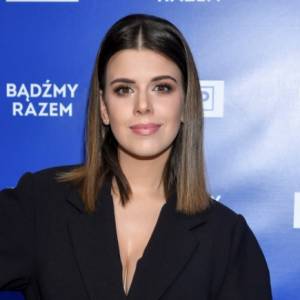 Ciężarna Monika Mazur w samej bieliźnie. Intymny kadr z sypialni trafił do sieci!