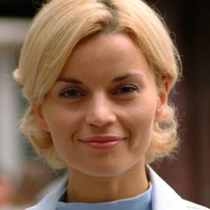 "Na dobre i na złe" ma już 20 lat! Co działo się w pierwszym odcinku serialu? [WIDEO]                                    