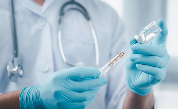 Wprowadzą podatek dla niezaszczepionych. "Będzie to znacząca suma"